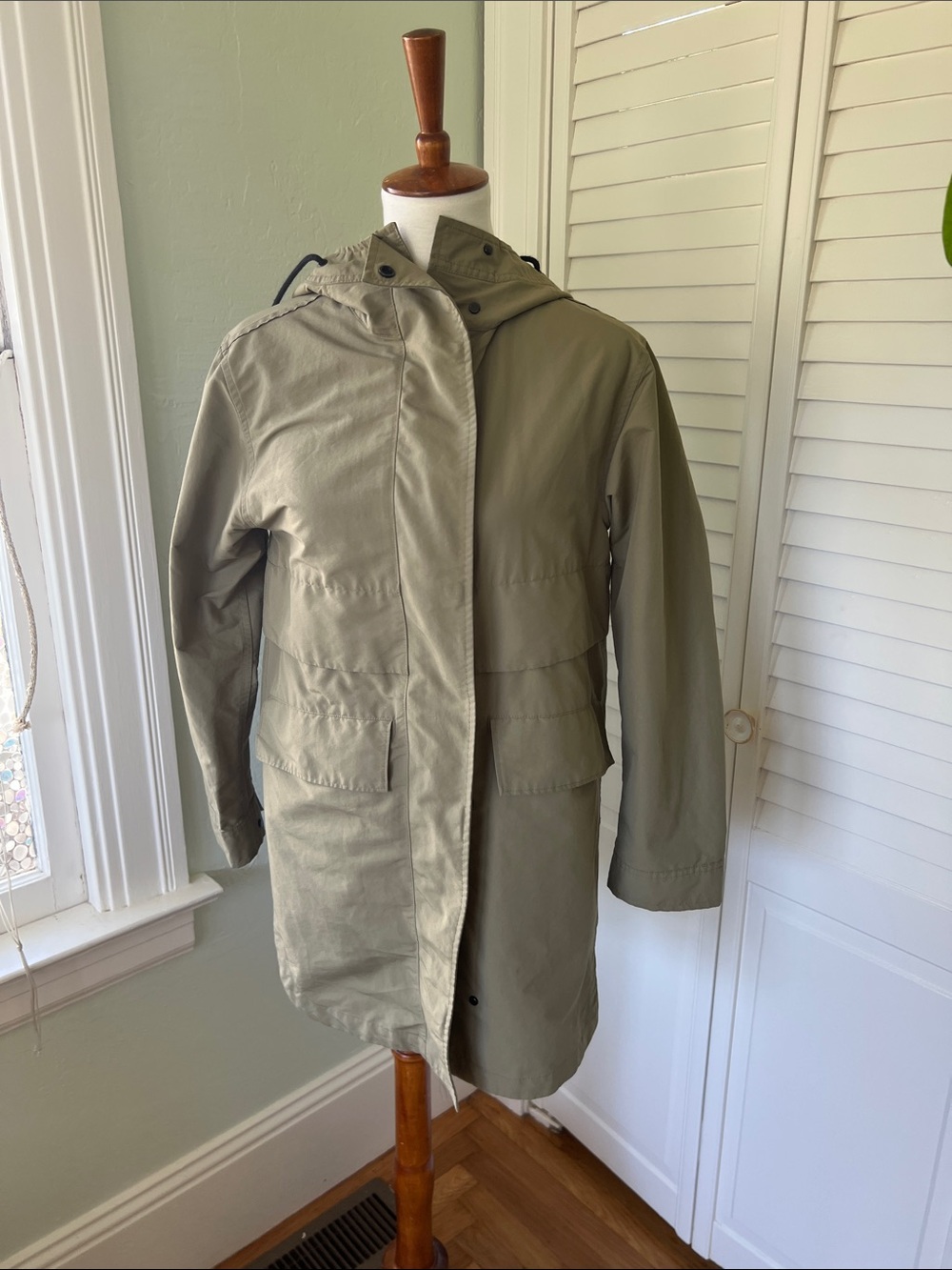 Everlane ReNew Hooded Raincoat